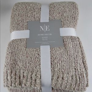 Noble Excellence Bedding Noble Excellence Sloane Soft Throw